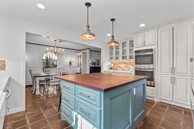 10 Colony Park Drive, Galveston, TX 77551