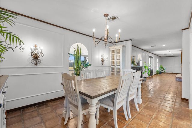 10 Colony Park Drive, Galveston, TX 77551