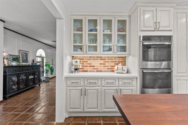 10 Colony Park Drive, Galveston, TX 77551