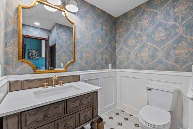 10 Colony Park Drive, Galveston, TX 77551