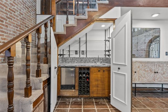 10 Colony Park Drive, Galveston, TX 77551