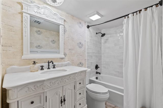 10 Colony Park Drive, Galveston, TX 77551