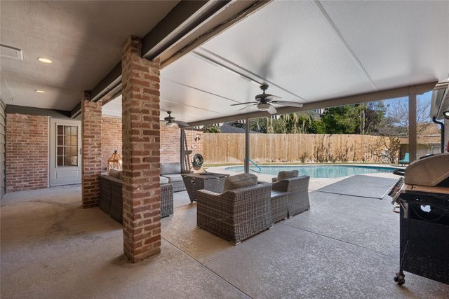 10 Colony Park Drive, Galveston, TX 77551