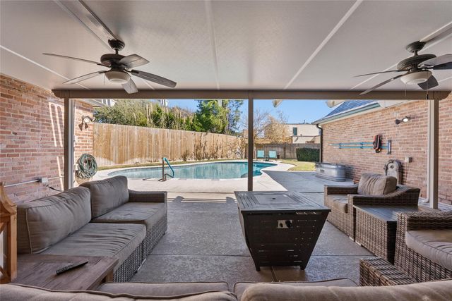 10 Colony Park Drive, Galveston, TX 77551