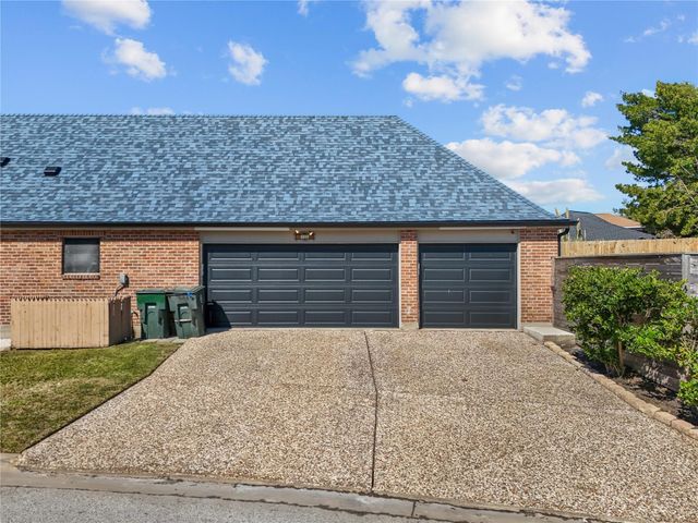 10 Colony Park Drive, Galveston, TX 77551