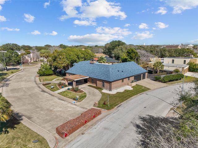 10 Colony Park Drive, Galveston, TX 77551