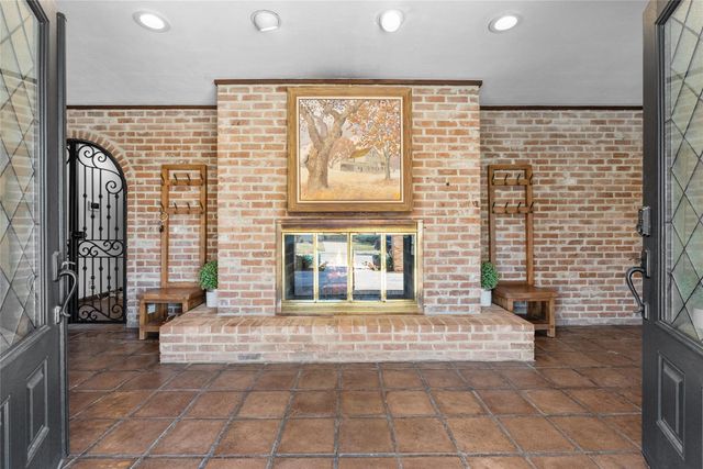 10 Colony Park Drive, Galveston, TX 77551