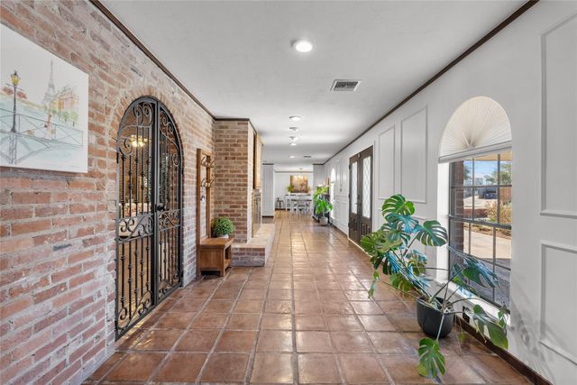 10 Colony Park Drive, Galveston, TX 77551