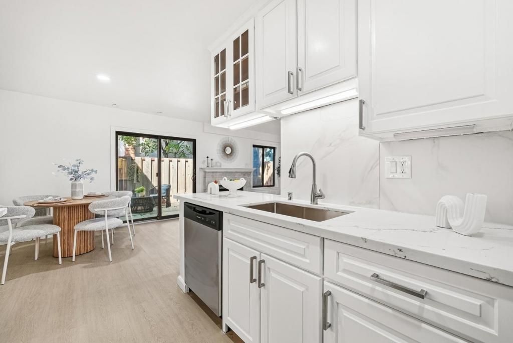 Image 12 of property listing at 2395 South Drive, Santa Clara, CA 95051