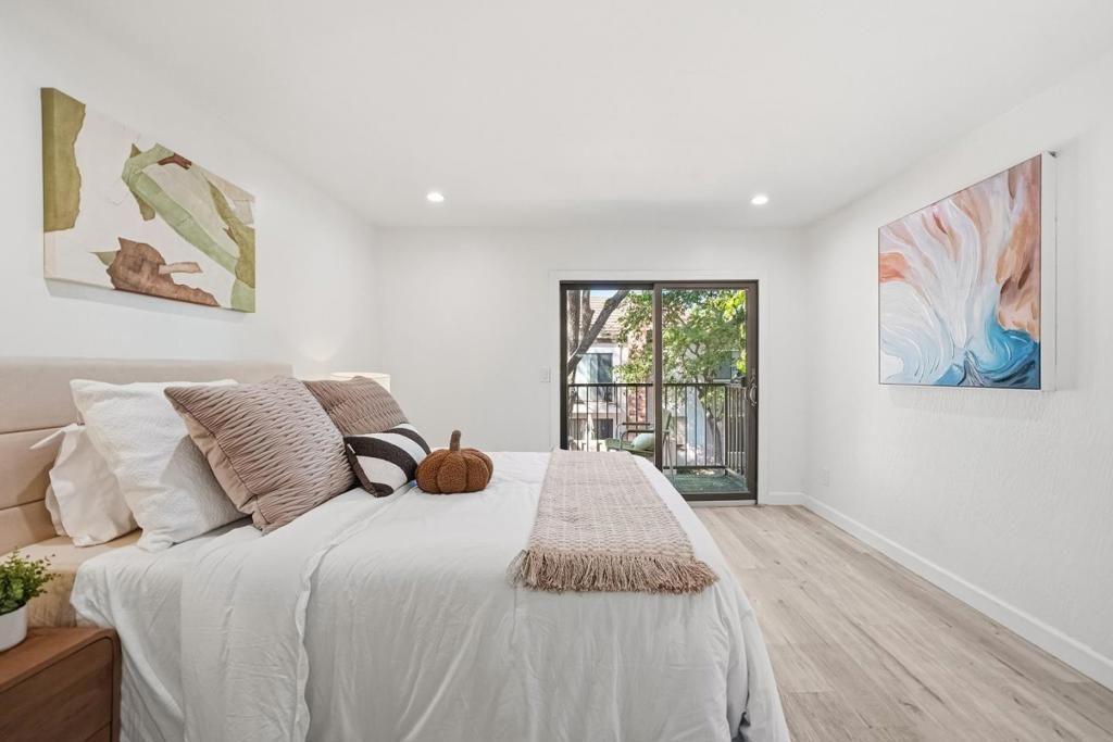 Image 15 of property listing at 2395 South Drive, Santa Clara, CA 95051