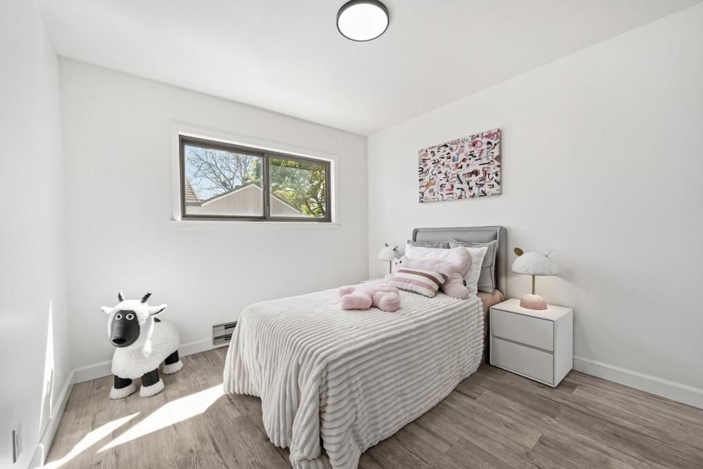 Image 21 of property listing at 2395 South Drive, Santa Clara, CA 95051