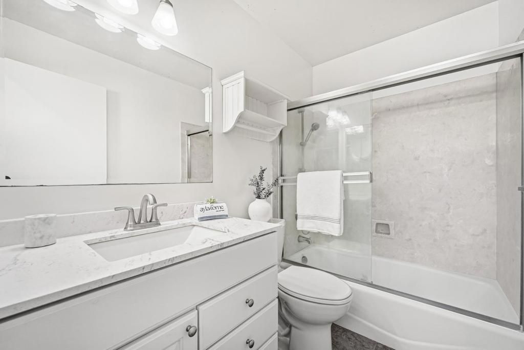 Image 26 of property listing at 2395 South Drive, Santa Clara, CA 95051