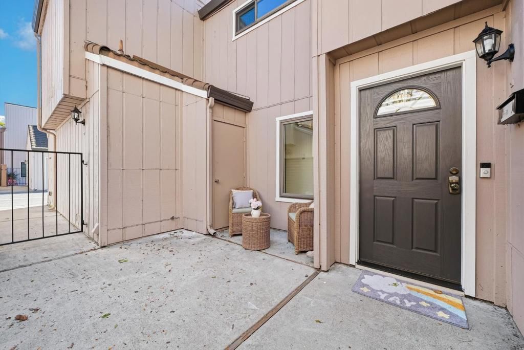 Image 33 of property listing at 2395 South Drive, Santa Clara, CA 95051