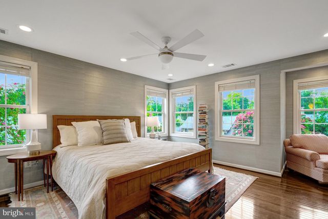 2143 N POLLARD ST, Arlington, VA 22207