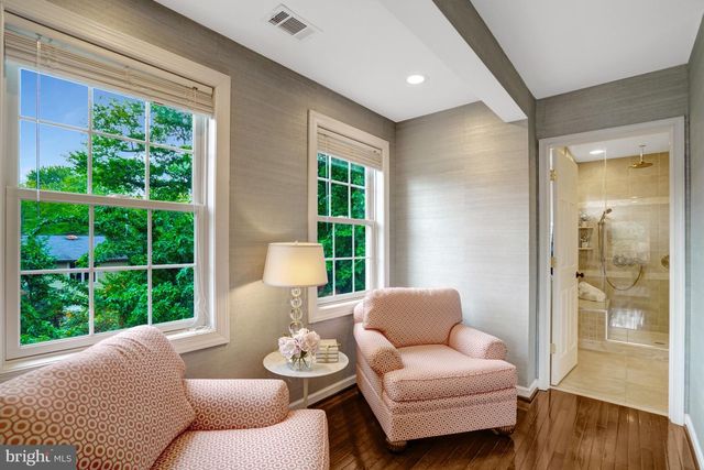 2143 N POLLARD ST, Arlington, VA 22207