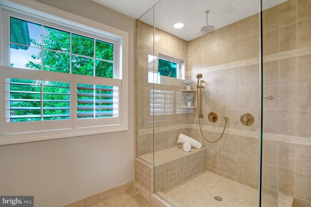 2143 N POLLARD ST, Arlington, VA 22207