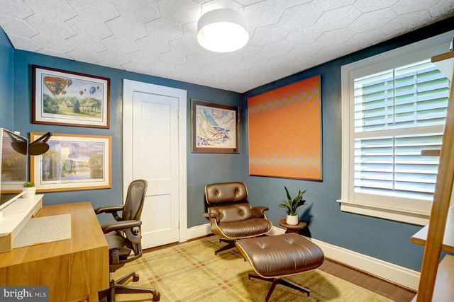 2143 N POLLARD ST, Arlington, VA 22207