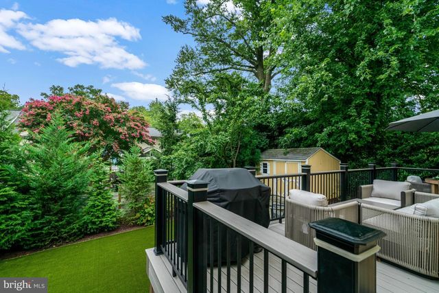 2143 N POLLARD ST, Arlington, VA 22207