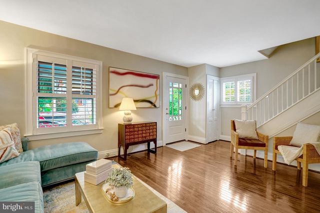 2143 N POLLARD ST, Arlington, VA 22207