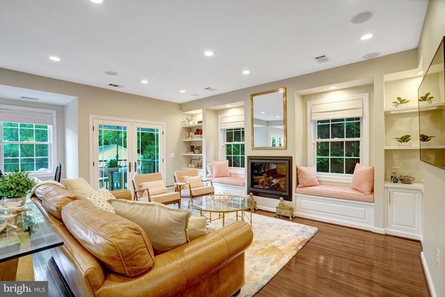 2143 N POLLARD ST, Arlington, VA 22207