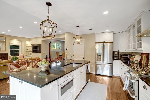 2143 N POLLARD ST, Arlington, VA 22207