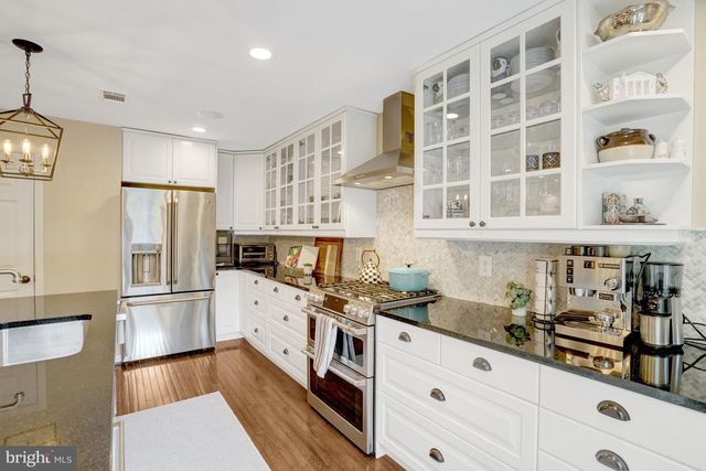 2143 N POLLARD ST, Arlington, VA 22207