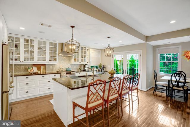2143 N POLLARD ST, Arlington, VA 22207