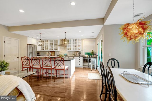 2143 N POLLARD ST, Arlington, VA 22207