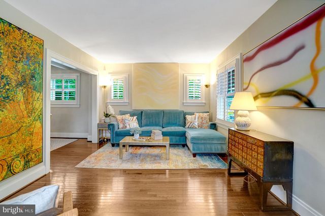 2143 N POLLARD ST, Arlington, VA 22207