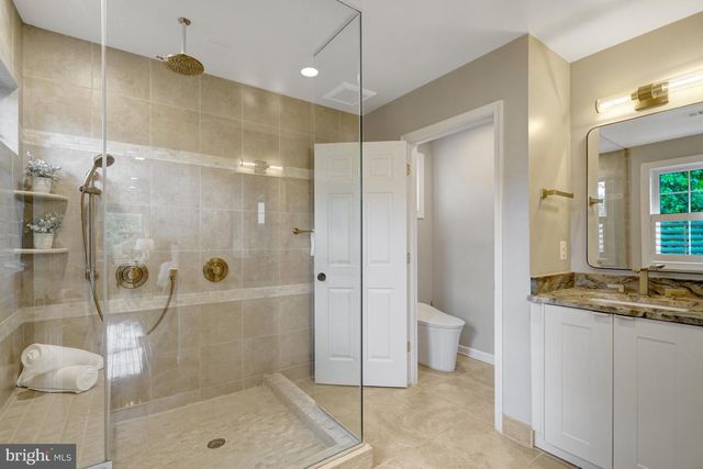2143 N POLLARD ST, Arlington, VA 22207