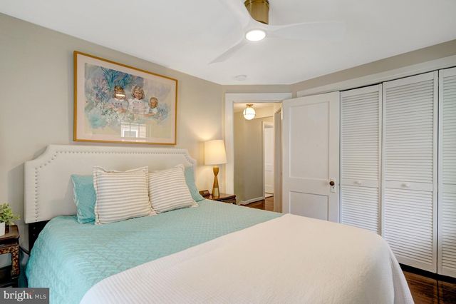 2143 N POLLARD ST, Arlington, VA 22207