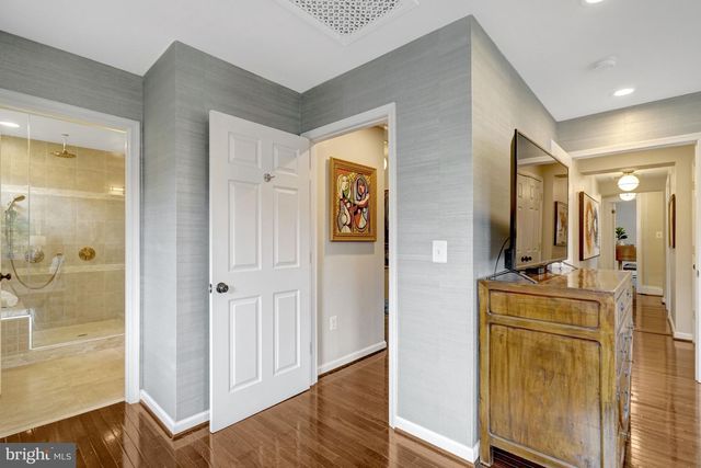 2143 N POLLARD ST, Arlington, VA 22207