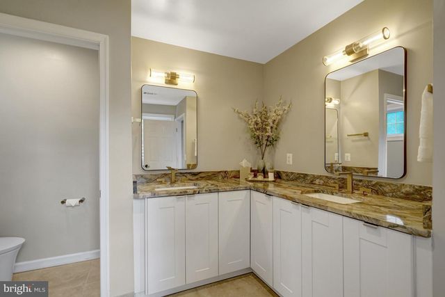 2143 N POLLARD ST, Arlington, VA 22207