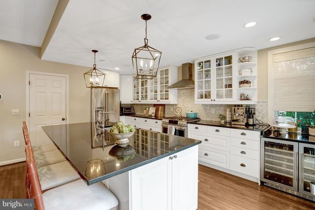 2143 N POLLARD ST, Arlington, VA 22207