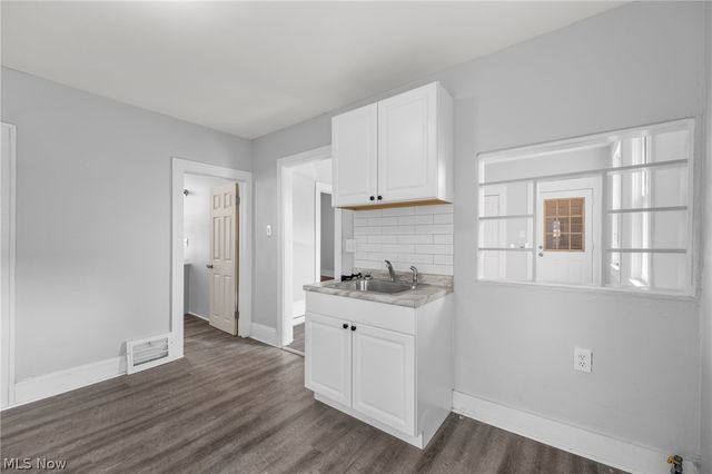 1735 Buhrer Avenue, Cleveland, OH 44109