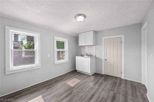 1735 Buhrer Avenue, Cleveland, OH 44109