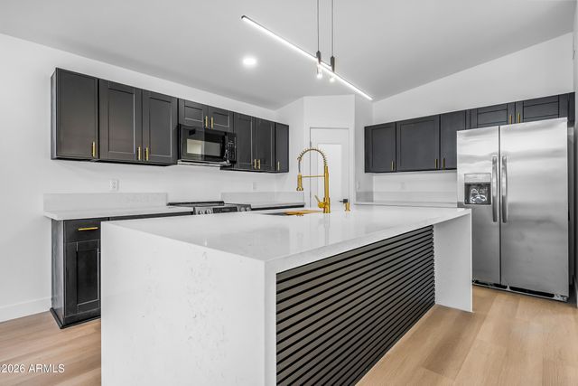 1246 E WINTER Drive, Phoenix, AZ 85020