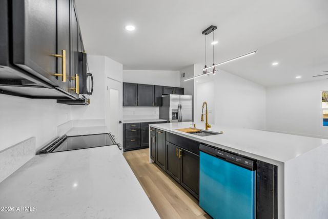 1246 E WINTER Drive, Phoenix, AZ 85020