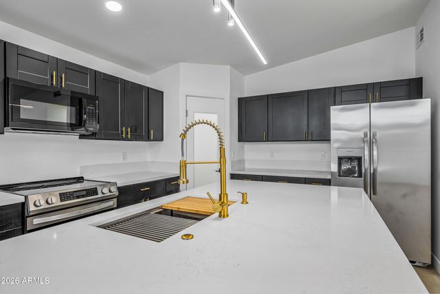 1246 E WINTER Drive, Phoenix, AZ 85020