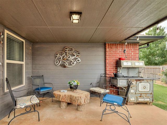 17537 Red Tailed Hawk Way, Edmond, OK 73012
