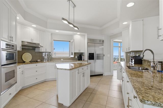 11 BAYMONT STREET 608, Clearwater Beach, FL 33767