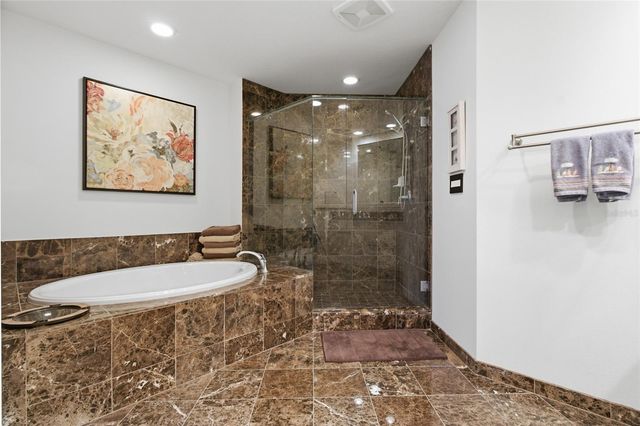 11 BAYMONT STREET 608, Clearwater Beach, FL 33767