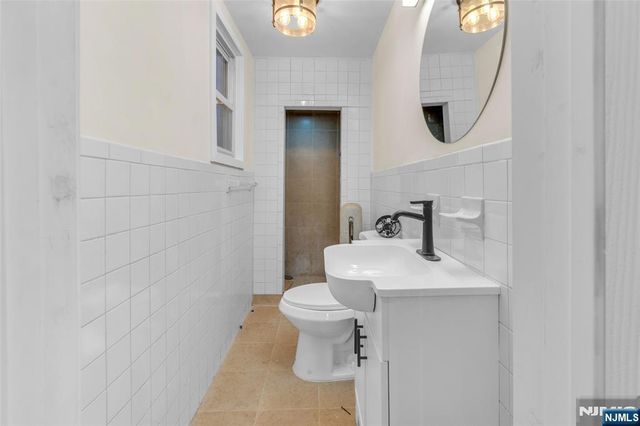 44 Stuyvesant Avenue, Newark, NJ 07106