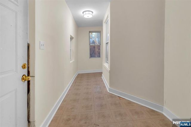 44 Stuyvesant Avenue, Newark, NJ 07106