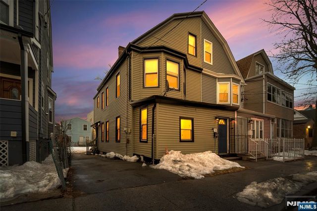 44 Stuyvesant Avenue, Newark, NJ 07106