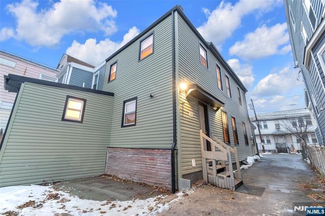 44 Stuyvesant Avenue, Newark, NJ 07106