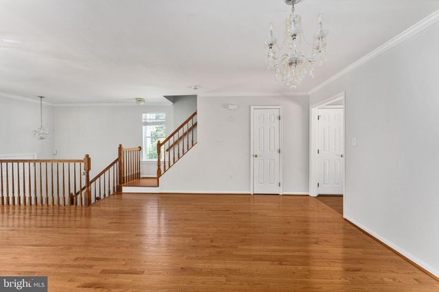 5408 CRYSTALFORD LN, Centreville, VA 20120
