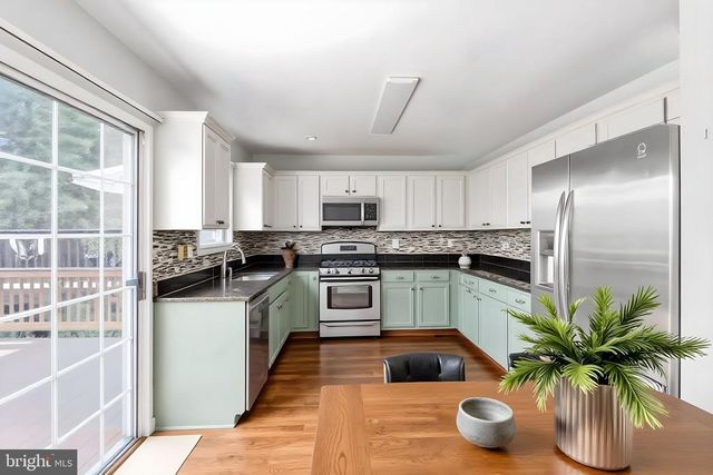 5408 CRYSTALFORD LN, Centreville, VA 20120
