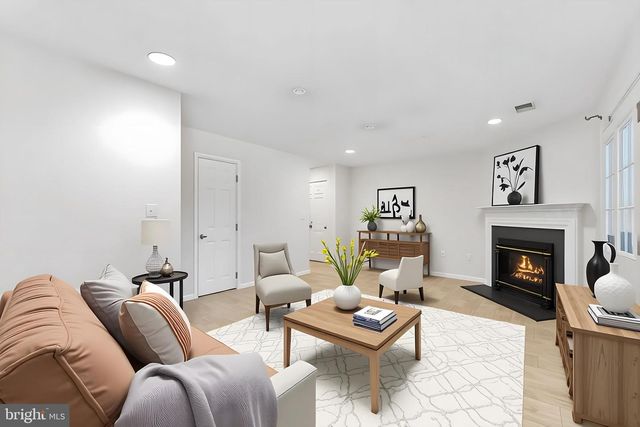 5408 CRYSTALFORD LN, Centreville, VA 20120