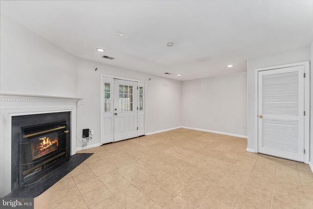 5408 CRYSTALFORD LN, Centreville, VA 20120